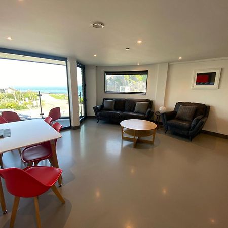 2 The View Apartments Ilfracombe - Seafront, Parking, Lift, Ev Εξωτερικό φωτογραφία