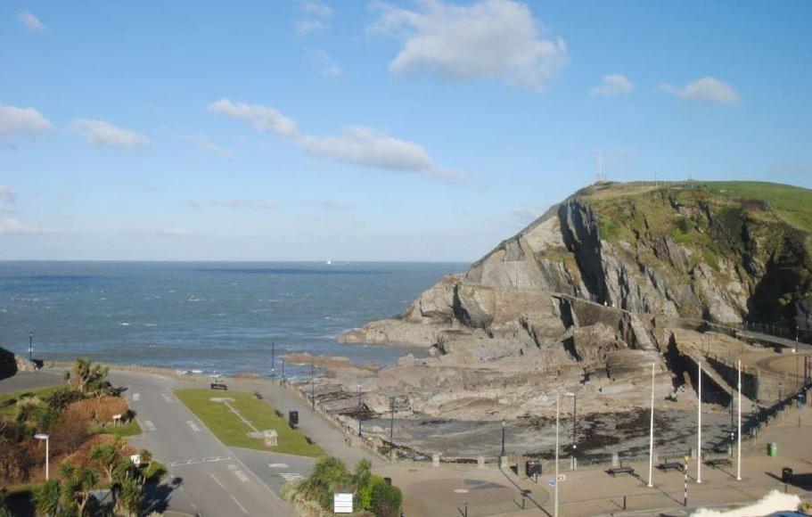 2 The View Apartments Ilfracombe - Seafront, Parking, Lift, Ev Εξωτερικό φωτογραφία