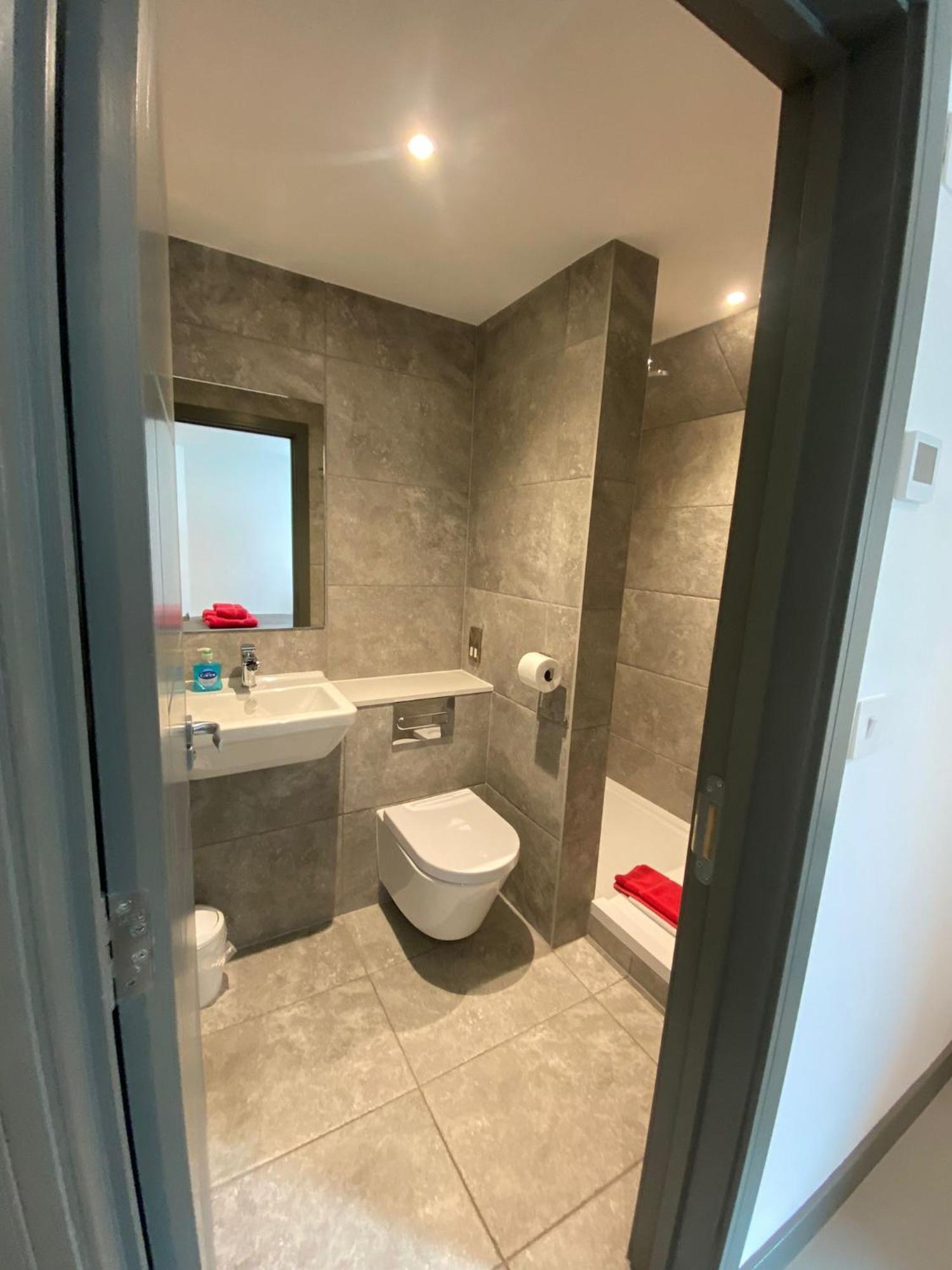 2 The View Apartments Ilfracombe - Seafront, Parking, Lift, Ev Εξωτερικό φωτογραφία
